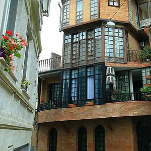 babilina-bb.alltbilisihotels.com/